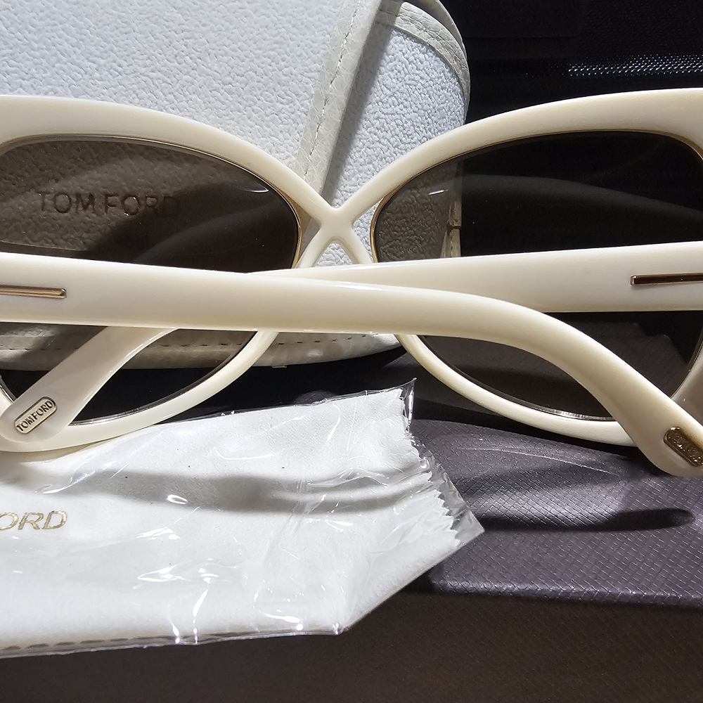 Tom Ford Ivory Sunglasses with Gold Accent - Picture 5 of 13